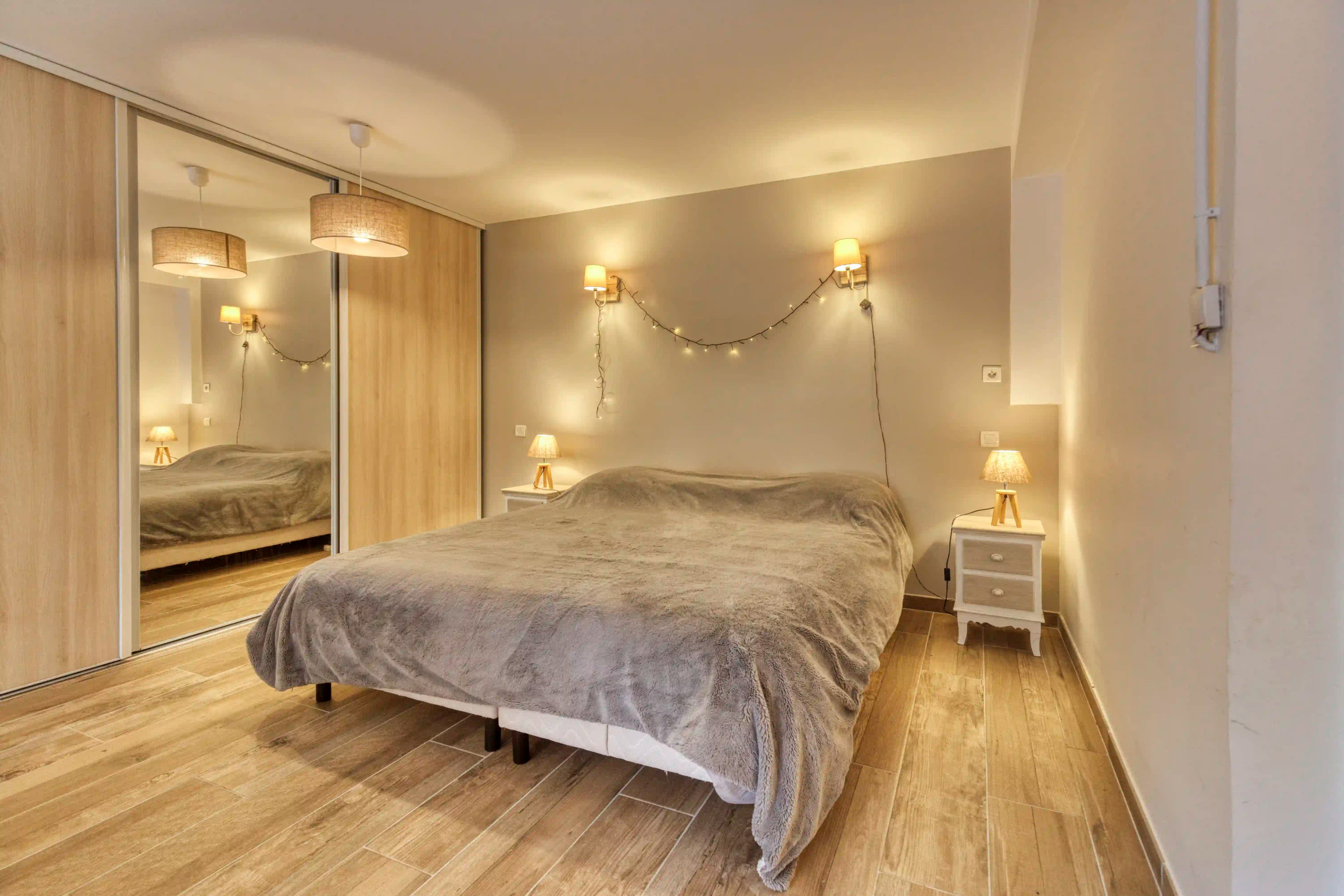Chambre — Atmosphère chaleureuse et reposante