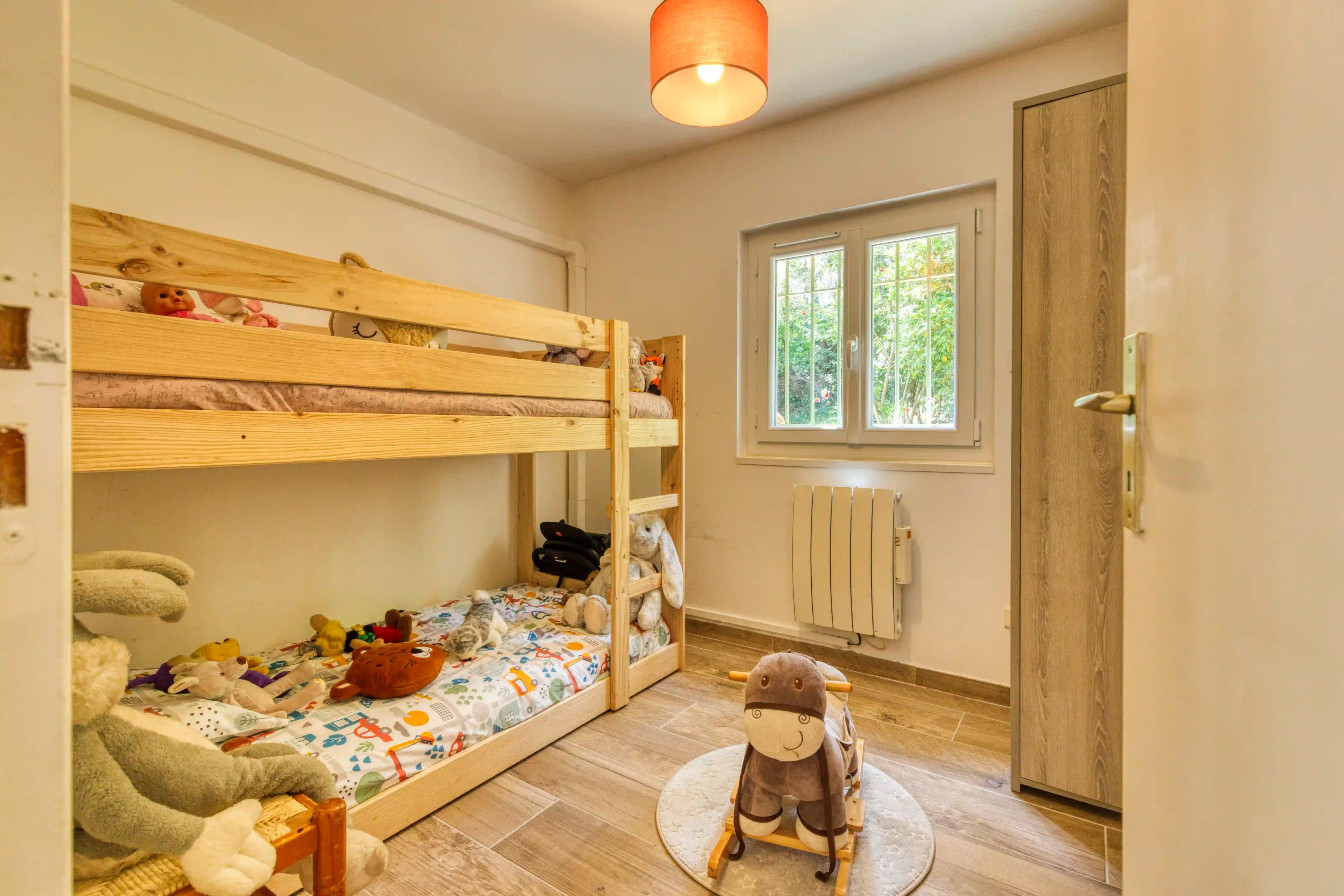 Chambre mansardée — Charme sous les combles